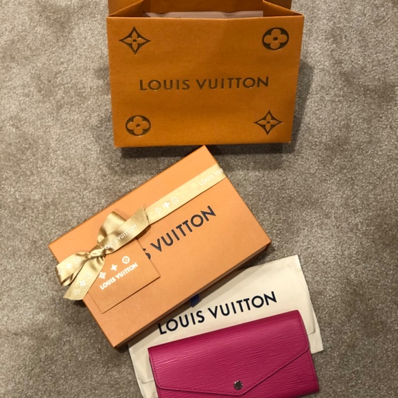 LOUIS VUITTON Wallet - Picture 3 of 13